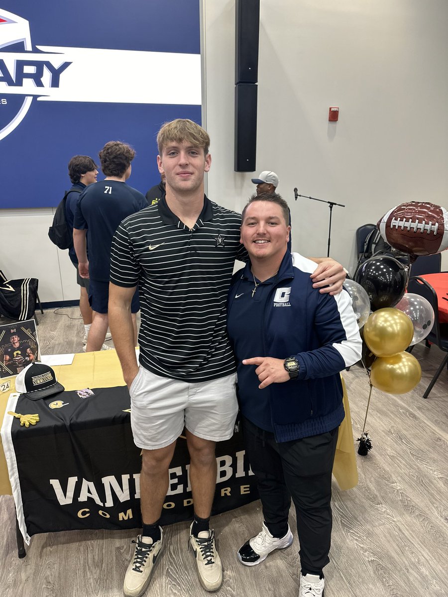 Brandon Ronacher 🏈 tweet media