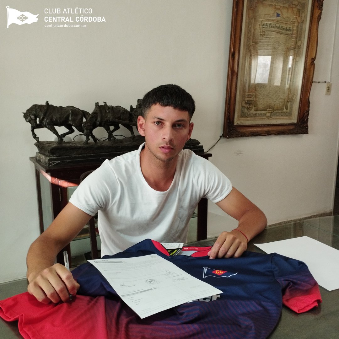 centralcordoba's tweet photo. 🧤 Francisco Núñez, guardameta de 20 años, viene de Newell's Old Boys buscando el lugar bajo los tres palos

⚽ Alexandro Fernández, delantero de 29 años que arriba desde Unión y Cultura de Murphy ya se encuentra entre nuestras filas https://t.co/pUtPfBBdrD