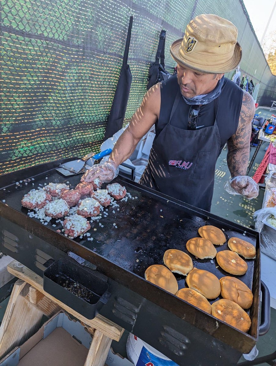 fukuburger's tweet photo. Got to try out a Fuku-style, onion smash burger for the Durango Hills Pickleball community today. Lot of great feedback. Cannot say enough about this PB family. Just LOVE them! #LvCommunity https://t.co/fksRkTDMsM