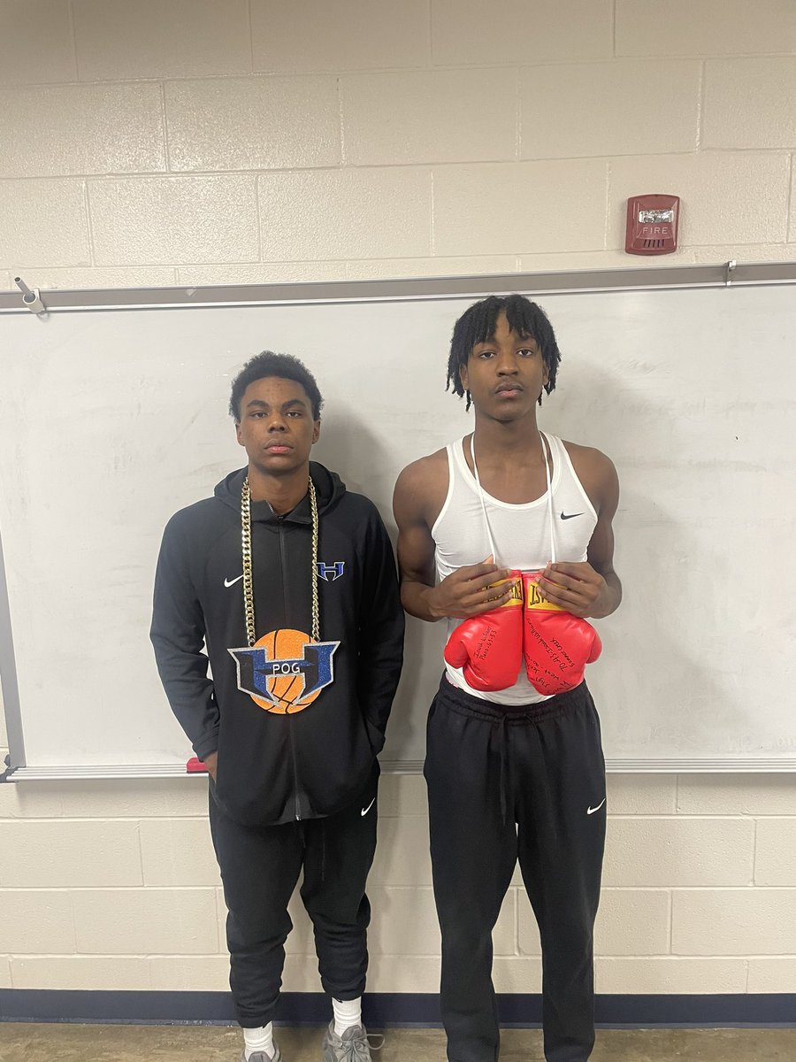 HebronHawksBB's tweet image. POG was EARNED BY @joshmass7 for his efforts at BOTH ends of the floor‼️
@zaywilliamss EARNS the TOUGHNESS Award 🥊 for the GRIT he displayed with his DEFENSE💪🏽
#ItsJustWork #Toe2Toe
