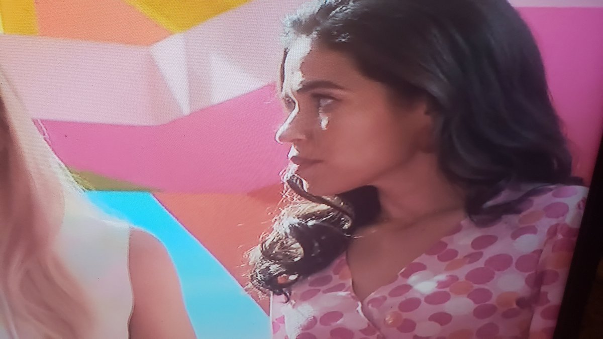 OK can we talk about #Sasha's character growth tho 🥺😭💖 also us getting a better 📺 

#barbiemovie #barbiethemovie #arianagreenblatt #happyholidays #happynewyear

So proud of you girl 🥰 first time watching at home