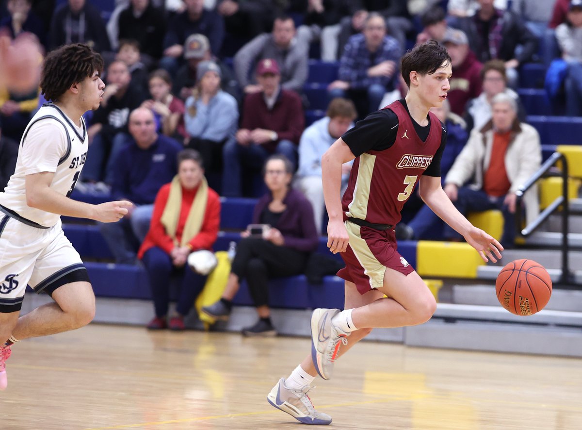 McClellandPeter's tweet image. St. John&apos;s Prep 75   Newburyport 62
(Boys Basketball) - Commonwealth Christmas Classic
The Eagles gained separation with a 25pt 3rd quarter.  Quinn Gregoire paced The Prep with 19pts.  Cal Atherton (12pts) led the Clippers.
@NBPT_BBall @SJPHoop @coach_clay @BostonHeraldHS
