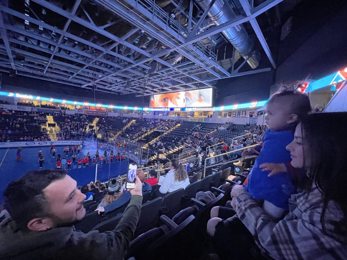 TeachingKlein's tweet photo. Always fun to see my Park U people, especially on the big screen 😜 Go comets! Go @erikbergrud! https://t.co/YIsSm3M9Tc