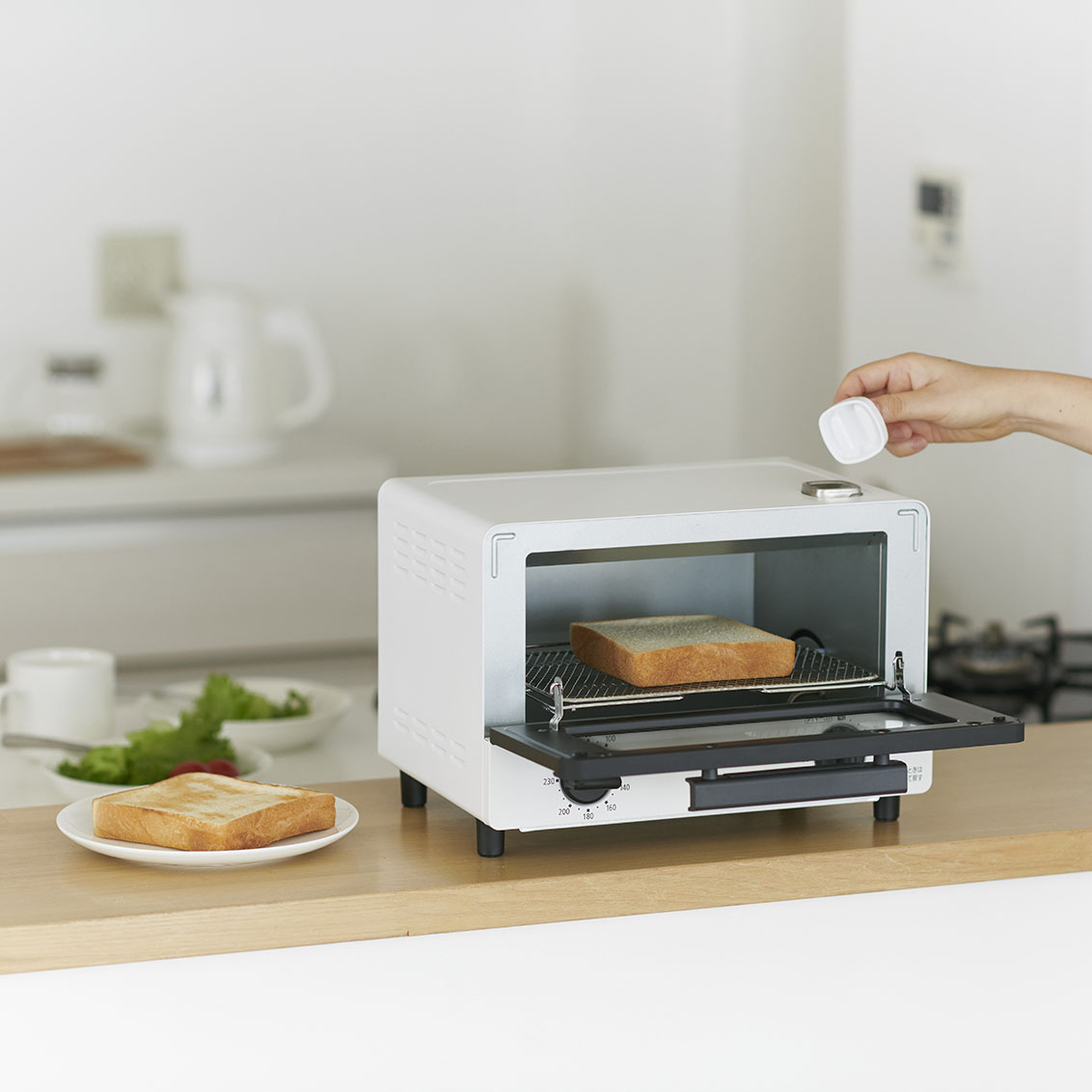 HOMECOORDY's tweet image. ／
しっかり朝食をとって
１日をスタート！
＼

今日から仕事！という方も
#朝食 をしっかり食べてスタートしましょう！💪

#パン派 の方におすすめなのが、中はしっとり、外はカリッと焼き上げる ＃ホームコーディ の「スチームオーブントースター」🍞

商品が気になった方はいいね♡