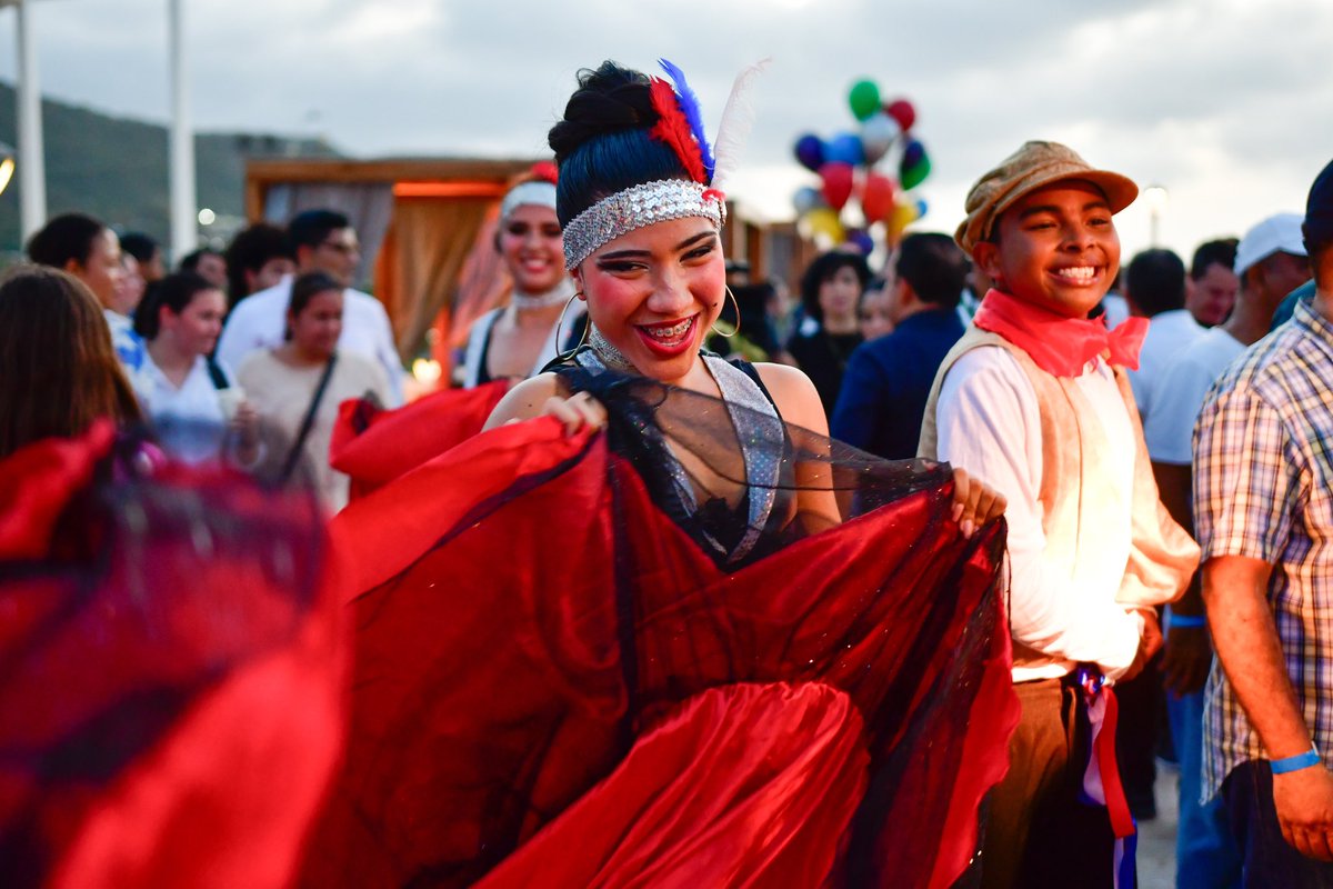 ¡Puerto Colombia, punto de entrada de las culturas del mundo! 👏🏼👏🏼

Acompañamos a la gobernadora <a href="/elsanoguerabaq/">Elsa Noguera</a> a la pre apertura del Centro Gastronómico Internacional 'Muelle 1888', epicentro de homenajes a los inmigrantes que una vez llegaron y se enamoraron de nuestra tierra.