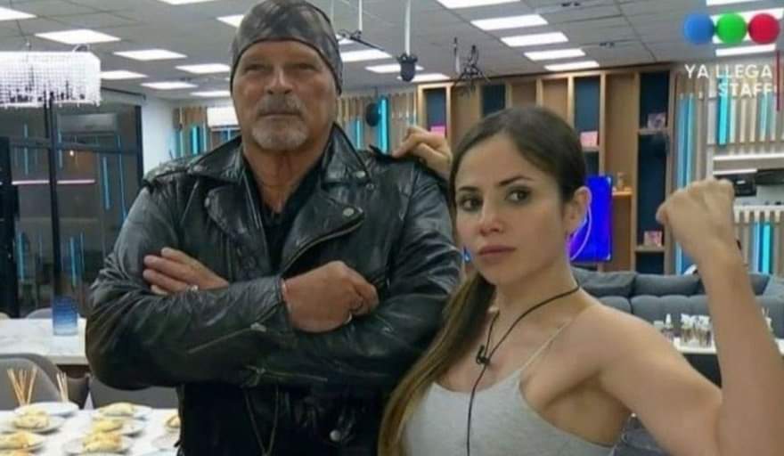 nicanorjuarez28's tweet photo. Los #verdaderos #padres. #GranHermano .#GH24 #GH
#GH23 #GranHermano2023 #GH2023
#GranHermanoAR #GranHermanoAR https://t.co/gALTdGpf4w