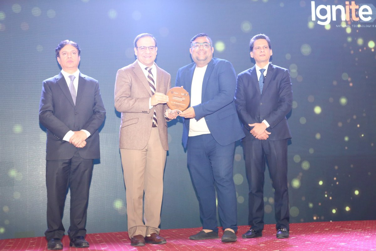 cybersecure_pk's tweet image. #CybersecurityHackathon2023 #AwardsCeremony! 🏆 ✨ Dr. Umar Saif, Federal Minister IT &amp;amp; Telecom, Syed Junaid Imam, Member IT, MOITT, and CEO Ignite, Mr. Asim Shahryar Husain, honored the outstanding efforts of our execution partners with the well deserved performance awards.🙌