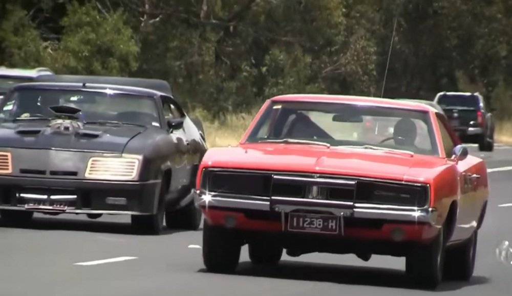 Looks like Rosco has borrowed Max's pursuit car to catch them duke boys...