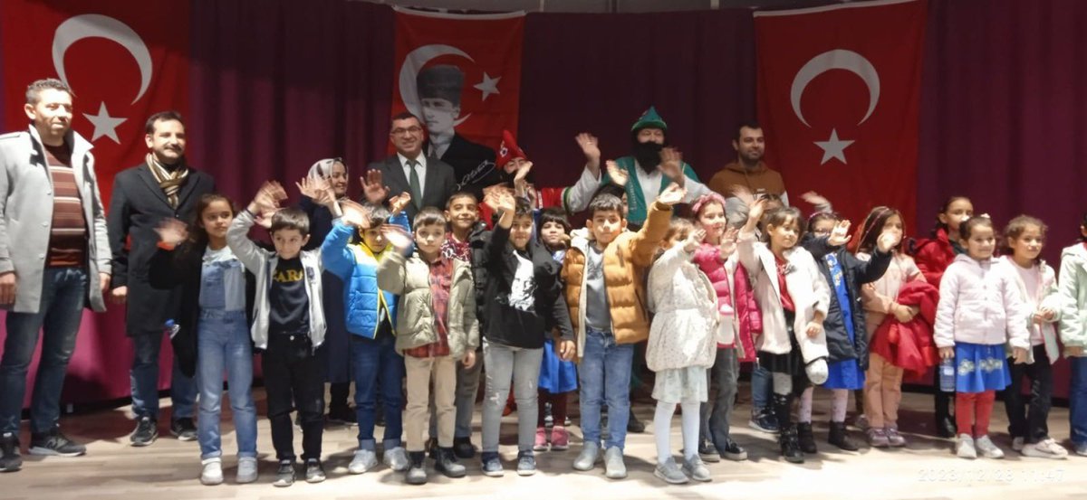 Eskil_MEM's tweet photo. Aksaray Belediyesi  Kültür ve Sosyal İşler Müdürlüğünce düzenlenen Hacivat -Karagöz Tiyatro Oyunu Eskil Ortaokulu Konferans Salonunda gerçekleştirildi. Tiyatro öğrencilerin büyük ilgisini çekti. @aksarayvaliligi @malikumbuzoglu @Aksaray_MEM @metinalpaslan40 @TC_Eskil @brahimKler2 https://t.co/5P7Kfp1THX