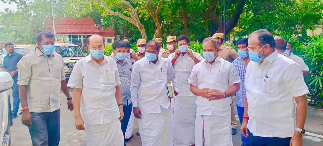 ArunPMK9's tweet photo. 1)சாதிவாரி கணக்கெடுப்பு..
2)வன்னியர்களுக்கு 10.50 சதவீதம் இட பங்கீடு

மக்கள் காவலர் டாக்டர் அய்யா தமிழக முதல்வரிடதில் கோரிக்கை..🔥 https://t.co/4YhTny3op6