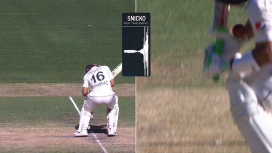 im_ran_83's tweet photo. Rizwan is robbed, Pakistan is robbed💔
This is disgusting umpiring, Absolutely Pathetic 😡
Pakistan was on a way to Famous win at MCG🥹🥹
#BabarAzam𓃵 #ViratKohli #TestCricket #INDvSA #BoxingDayTest #PAKvsAUS #AUSvsPAK #Boxing_Day #PAKvAUS #AUSvPAK #ViratKohli𓃵 #INDvsSA #SAvsIND #PakistanCricketTeam #PAKvsAUS #BabarAzam𓃵 #BabarAzam #BabarWeBelieveInYou #CricketTwitter #CricketNews