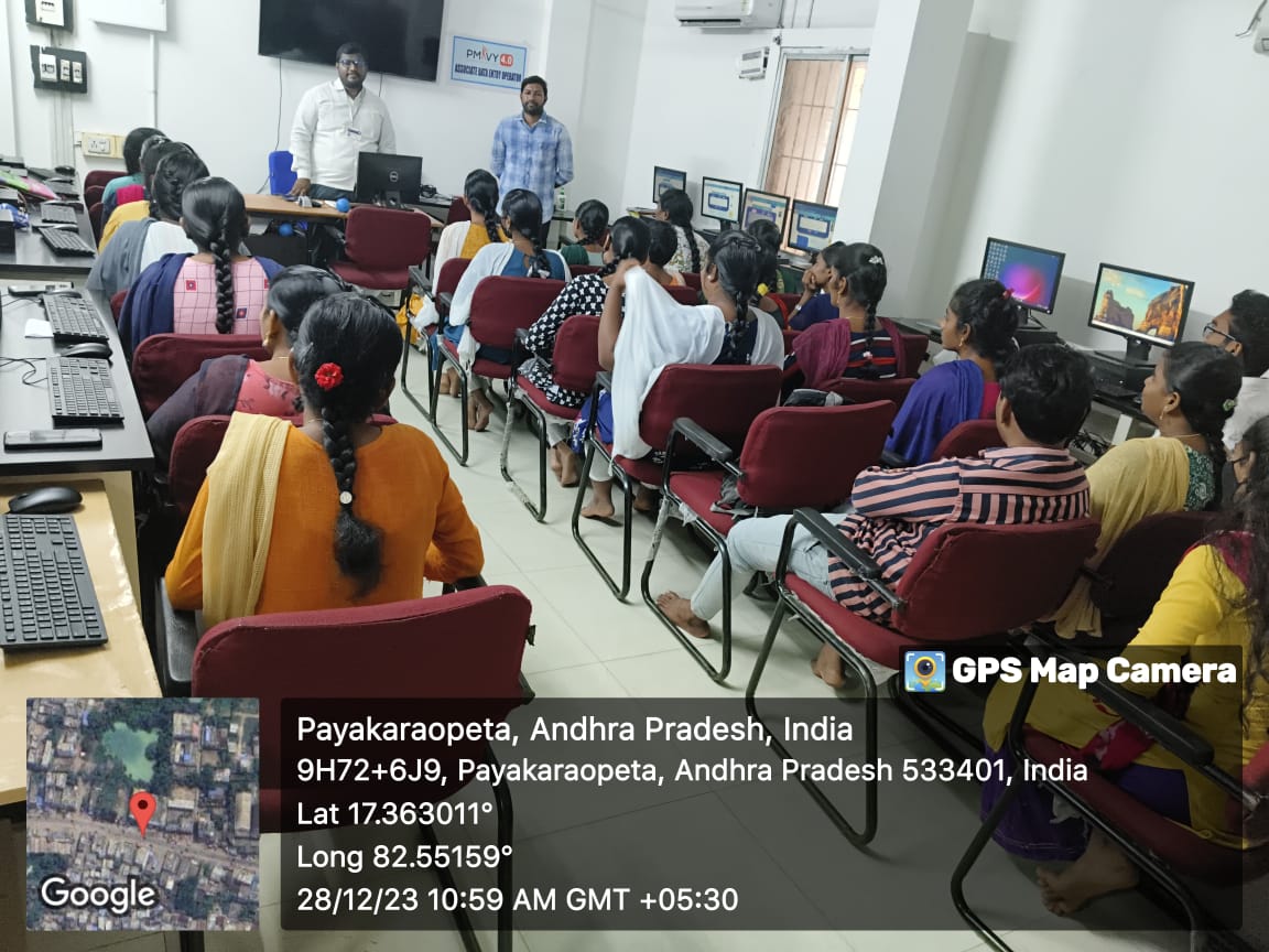 AP_Skill's tweet photo. Mr #JanardhanraoSakamuri Special Officer from @AP_Skill Head Office has visited the following #SkillHubs in #AnakapalliDistrict and Interacted with trainees, trainers, coordinators, and principals at the respective Skill Hubs. https://t.co/XgJ2Wis1H8