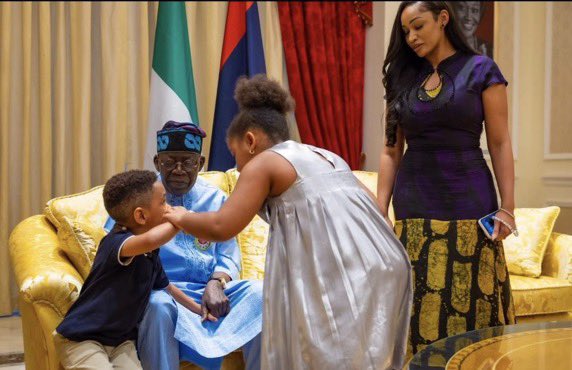 instablog9ja's tweet photo. President Tinubu captured with his son and grandchildren https://t.co/4M0uQ46pwm