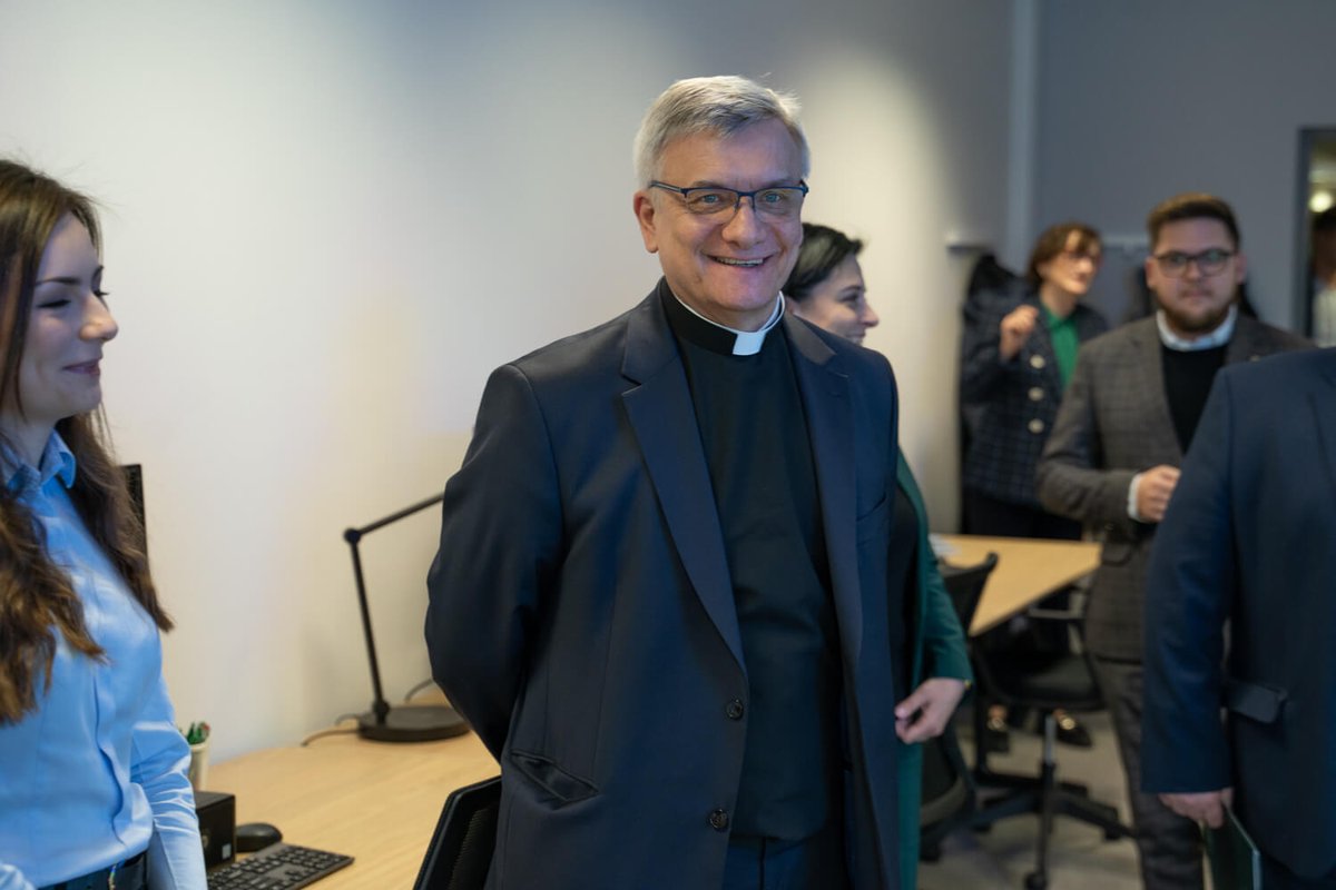 Rzetelna praca, oddanie i zapał. To wszystko okraszone wielką pasją do ludzi i do <a href="/UKSW_Warszawa/">UKSW</a>. To recepta na sukces także w przyszłości. Dziękując za rok 2023 wkraczamy z nadzieją i jeszcze większą chęcią do pracy w rok 2024.
ℹ️ uksw.edu.pl/sukces-nas-wsz…