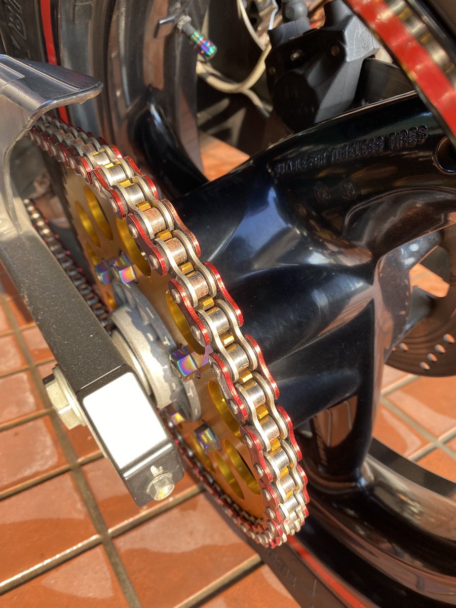 NORI_GSX1300R's tweet photo. あれだけチェンシコしても
乗ってないとこういう事🫣 https://t.co/6tqme6WpvJ