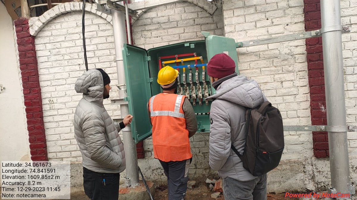 kpdcloffice's tweet photo. #RDSSWorksSrinagar
Fixing of DTR Structure at Sonwar F-03 is in progress today. 
Pit excavation at Shalimar F-3, both in  ED I, Srinagar, also in progress under Flagship Loss Reduction Scheme. 
@diprjk @OfficeOfLGJandK @Raj576113 @mussarat_zia