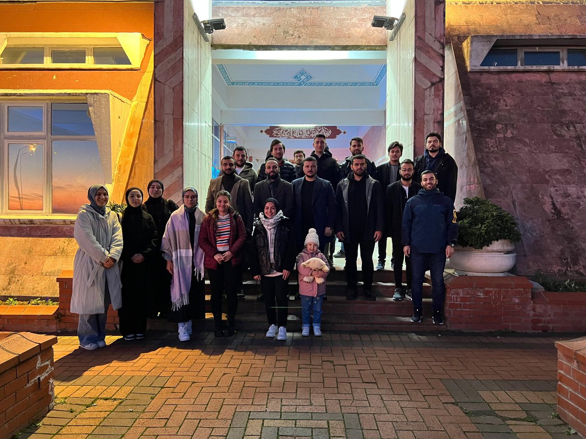 omuilet's tweet photo. 29 Aralık Cuma günü Sabah Namazı &amp; Şehitlerimiz için Kur'an-ı Kerim Tilaveti programımızda buluştuk, katılım gösteren arkadaşlara teşekkürlerimizi iletiyoruz. 
Sağlıkla kalın... https://t.co/ATV6FvxSLo
