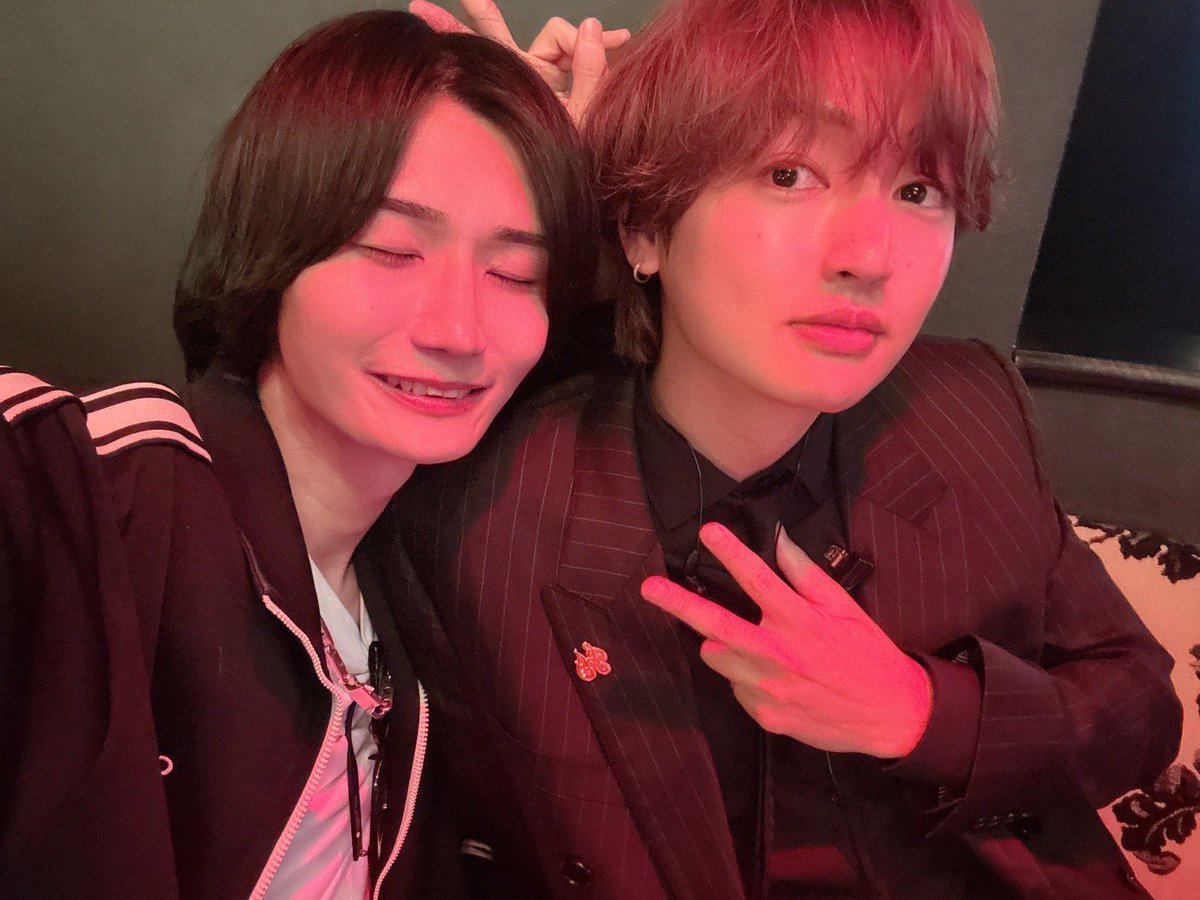 Roy_s421's tweet photo. group BJ 5年間ありがとうございました！

青春でした https://t.co/5CCs4BoYjV