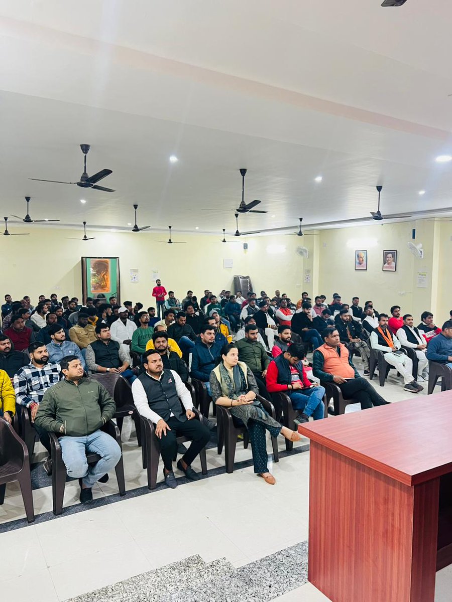 Rambhaiya_bjp's tweet photo. नोएडा महानगर कार्यालय में नमो एप एंव विकसित भारत यात्रा व आगामी कार्यक्रम की भाजयुमो की बैठक की गयी राष्ट्रीय सोशल मीडिया संयोजक श्री @KapilParmar जी, नोयडा महानगर अध्यक्ष श्री @Manojguptabjp जी, क्षेत्रीय अघ्यक्ष @sukhvindrasom जी,जिला,मंडल कार्यकर्ता व युवा साथी उपस्थित रहे https://t.co/HYmiwUuUbo