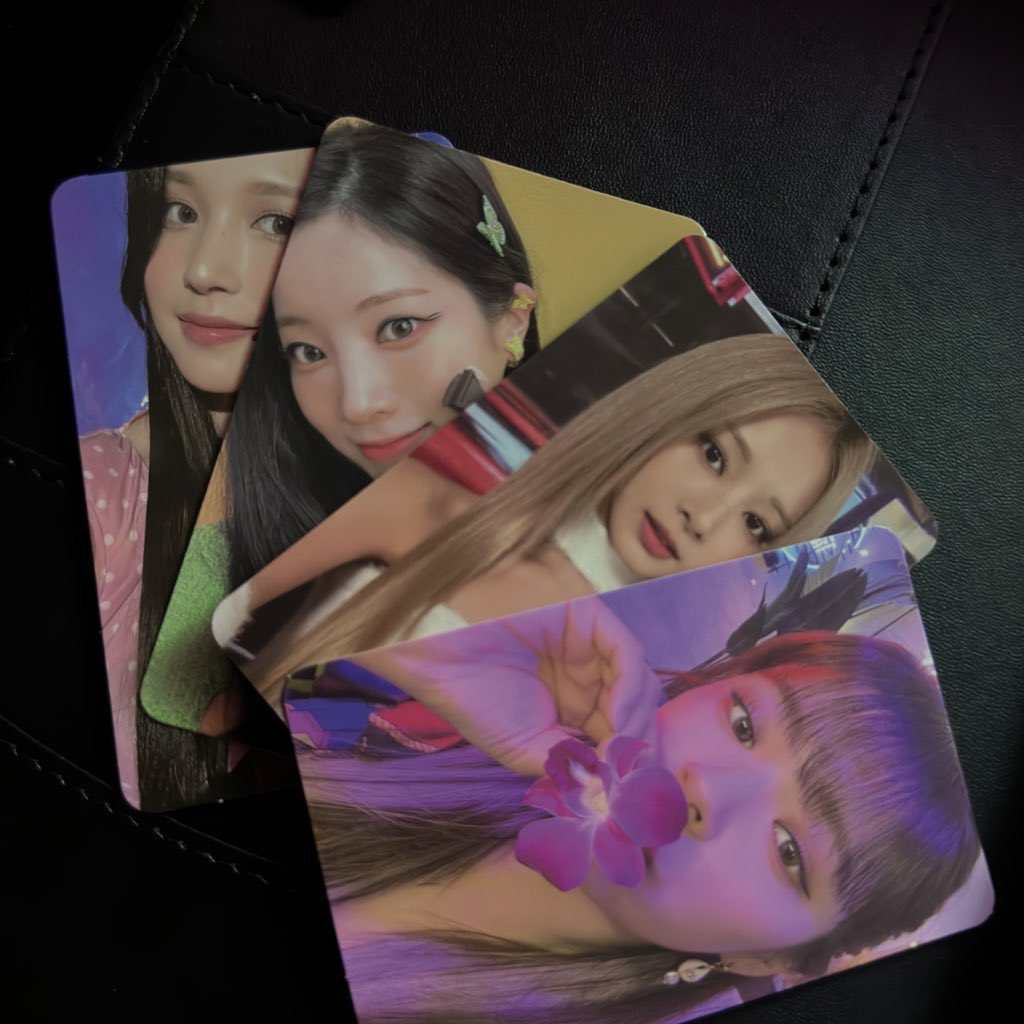 movingoutsoon's tweet photo. sana’s birthday giveaway 💜

to celebrate sana’s birthday I will be giving my duplicates just RT this tweet. 

HAPPY SANA DAY
#사나의_27번째_겨울이야기
#SharmingSanaDay https://t.co/qzcDRSE2KC