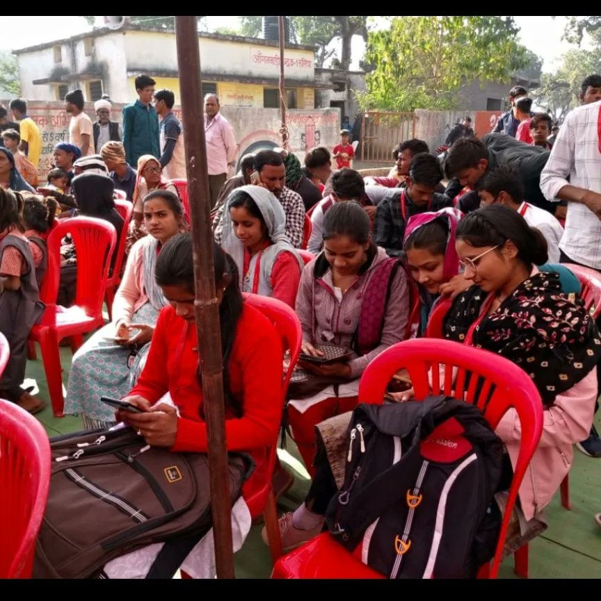 Monasahu2002's tweet photo. विकसित भारत संकल्प यात्रा के अंतर्गत ग्राम पंचायत रूसिया में *संकल्प पत्र,माय भारत वोलेंटियर व क्विज प्र���ियोगिता* में अपना पूर्ण योगदान दिया जिसमें जनसेवा मित्र मोना साहू ने अपन��� उपस्थिति दर्ज की।
@CMMadhyaPradesh @Connect_Lokesh @Iamanshulsaxena @cmyip_mp @CMYIP_ @PMOIndia https://t.co/GjrRYf75DE
