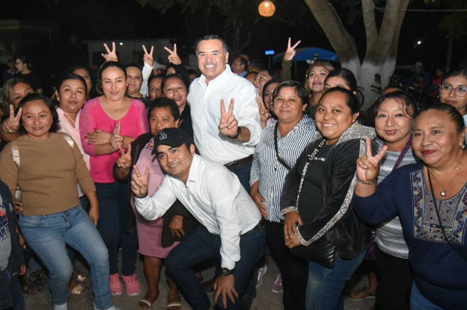 Con la energía y todo el ánimo de la familia panista, refrendamos nuestro compromiso con este municipio que ha venido avanzando por buen rumbo y lo seguirá haciendo de la mano de Jorge Kuh en el 2024. Porque #Yucatán y #Tunkás merece más y en equipo ¡Vamos a ganar!
•
•
•