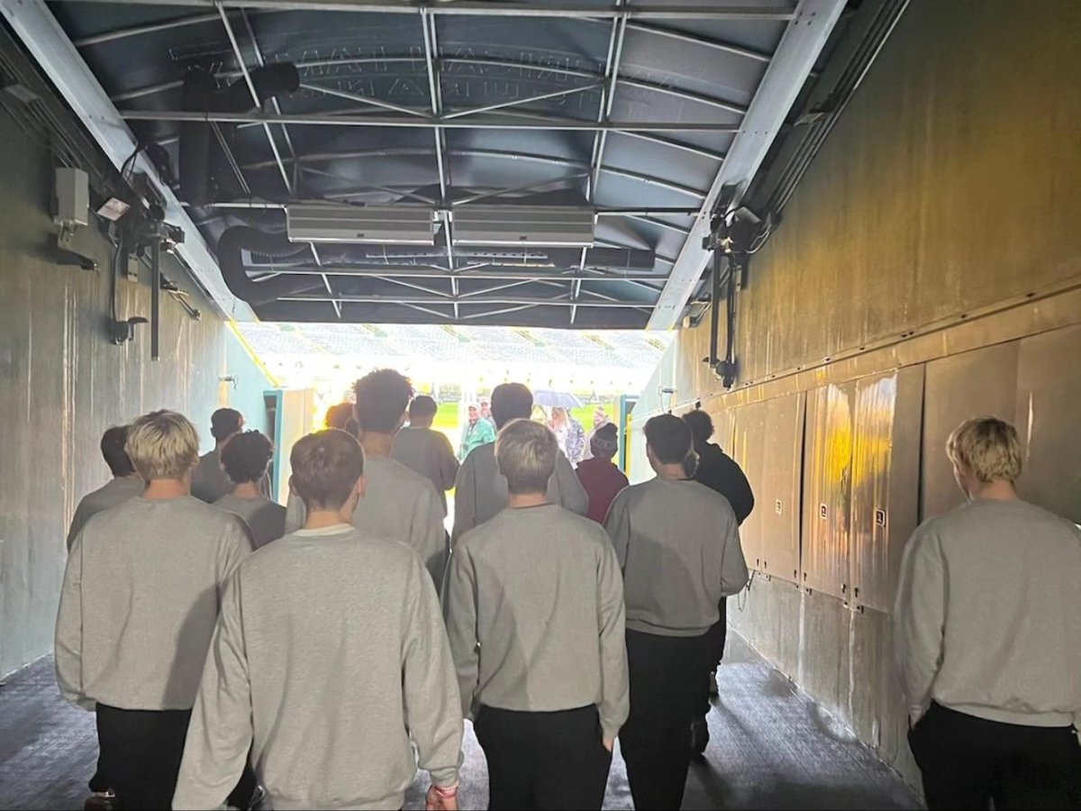 MuskegoHSHoops's tweet image. Shout out to the @packers and their hospitality today! Go Pack! Go Warriors! 💚💛