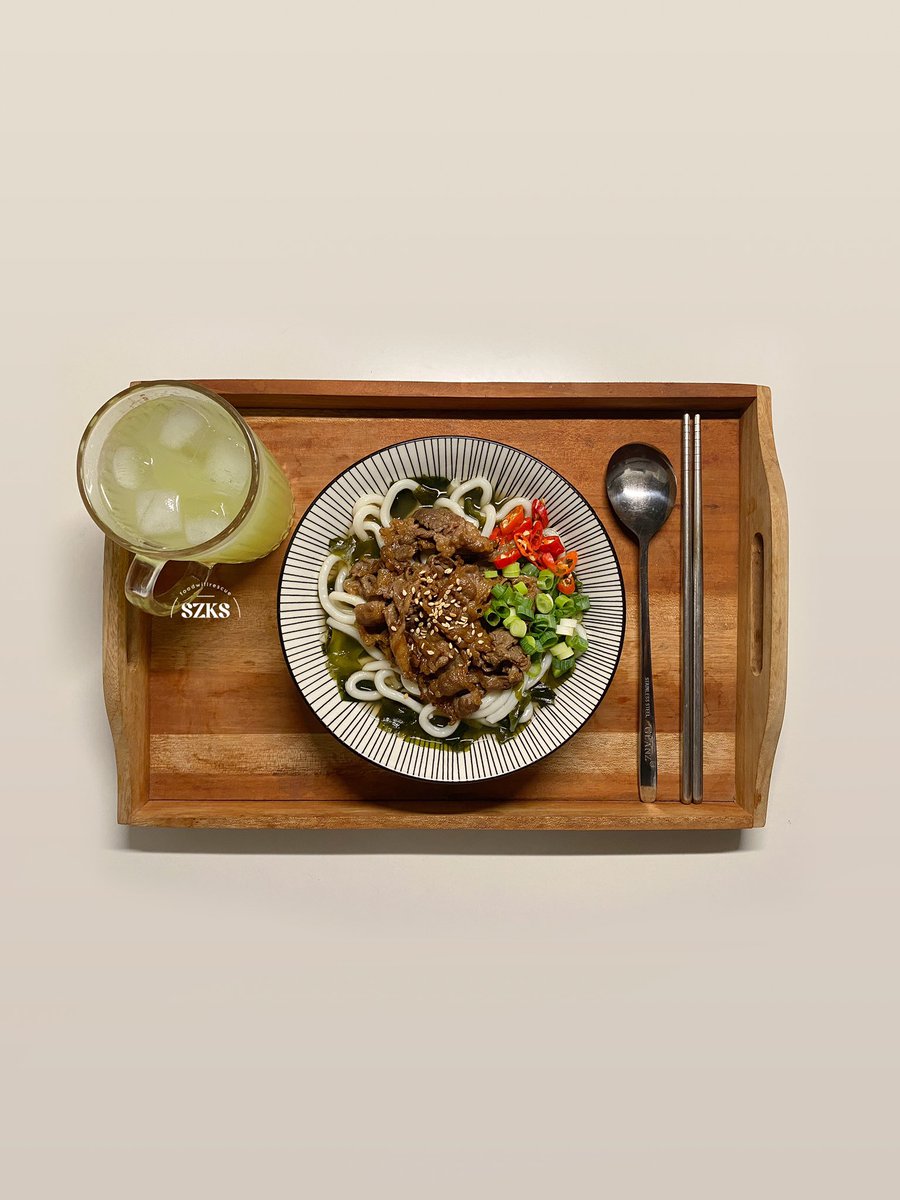 foodwillrescue's tweet photo. aku punya hacks nya dongg 😋 udon seenak ini harganya cuma 15 rb. dia pake kuah kake alias kaldu ikan yang bikin rasanya umami apalagi di cuaca hujan dingin giniii 👍🏻

oh iya, aku juga punyaaa hacks nya carbonara udon! aku drop resepnya di bawah https://t.co/XaEL6KYEbR