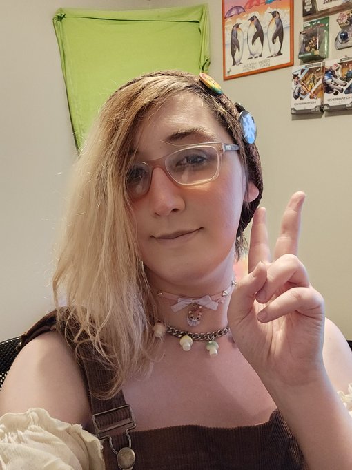 It's my birthday so I gotta wear my fav dress https://t.co/EKnpzyg6kH<a href="/tag/gaymer"class="tags"><span>#gaymer</span></a><a href="/tag/transbooty"class="tags"><span>#transbooty</span></a>