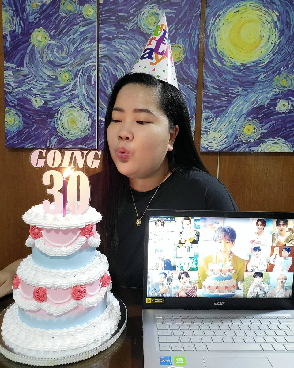 _applecaron's tweet photo. To my 20s: Thanks for the memories. π«Ά #Going30 β€οΈ
ft. my Hitorijanai cake and my 13 diamonds β€οΈ #SEVENTEEN https://t.co/foGds8tA5q