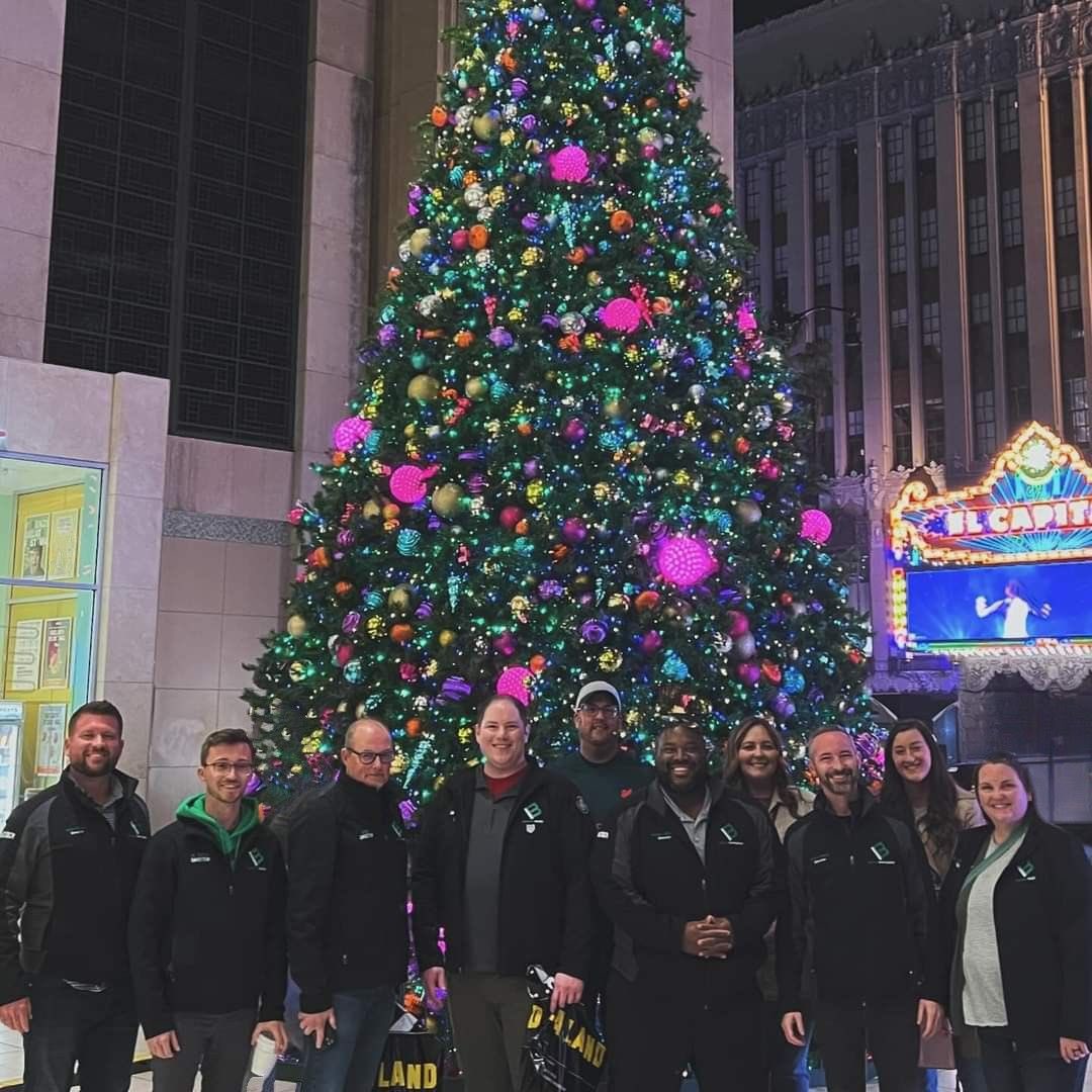 The Marching Band staff sightseeing in Hollywood with the students after a great rehearsal this afternoon! <a href="/RoseParade/">Rose Parade</a> <a href="/MasonSchools/">Mason City Schools</a> <a href="/MasonHSComets/">MasonComets</a>