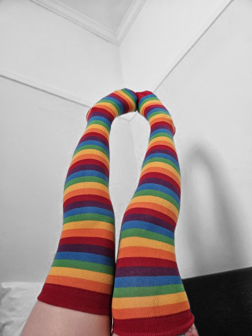 Clowning around.  What colour way would your clown be?  Rainbow, pastel, black and white? https://t.