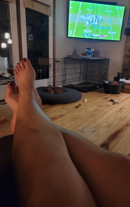 Lovin this game 🥰  #DawgPound  #TNFonPrime #JetsVSBrowns https://t.co/M6paHltcxJ<a href="/tag/dawgpound"class="tags">#DawgPound</a><a href="/tag/tnfonprime"class="tags">#TNFonPrime</a><a href="/tag/jetsvsbrowns"class="tags">#JetsVSBrowns</a>