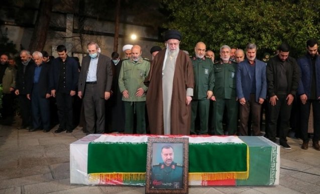 a__jamiri's tweet photo. شهادت پاداش خداوند به انسان های مجاهد و فداکار است، و چنین لحظه ای آرزوی هر سرباز ولایت.
 #سيدرضی_موسوی https://t.co/iEKNvuhL5Y