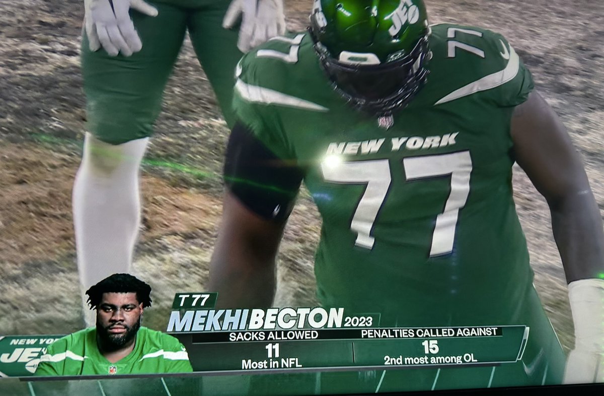 JGrayJets's tweet photo. Not ideal in a contract year. https://t.co/NhNxgwrJoo