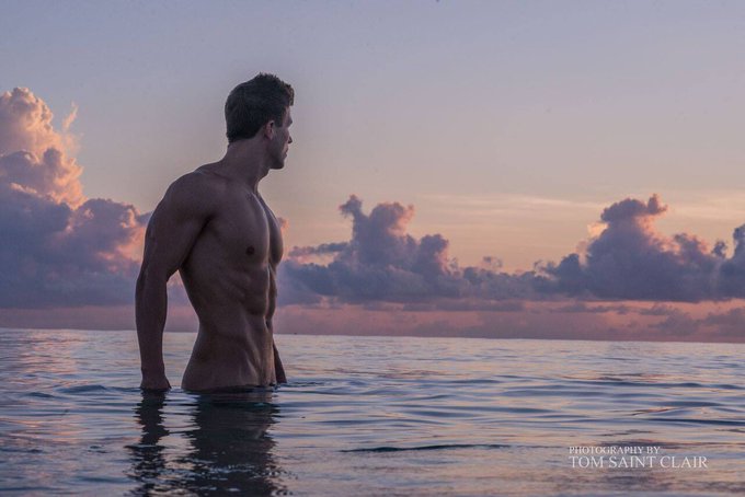 GCfHBB_WQAAK6-X?format=jpg&name=small