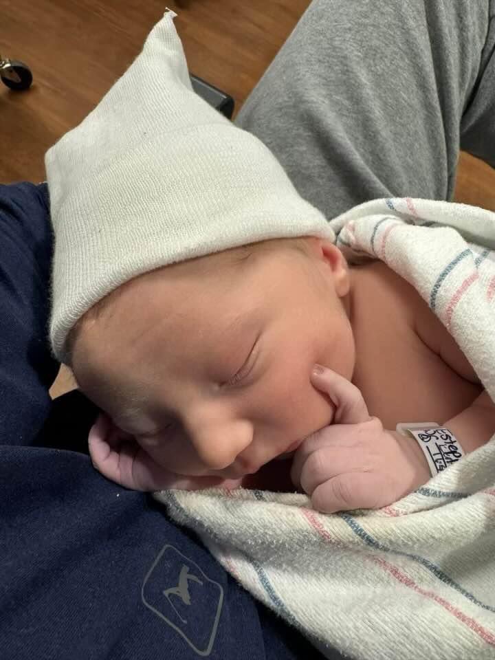 DebbieDjennings's tweet photo. Brent Hampton Estepp. 8 pounds. Dee Dee &amp; Pop Pop over the moon #firstgrandchild https://t.co/LctBa5vxN2