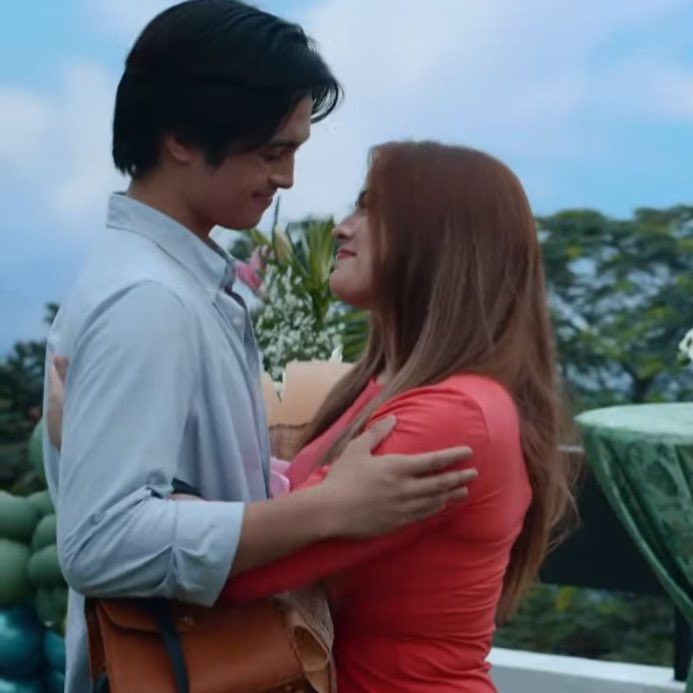 BarbaraEligio's tweet photo. @mastersucker923 Talented couple

#KdLex https://t.co/nLSVBrWpA8