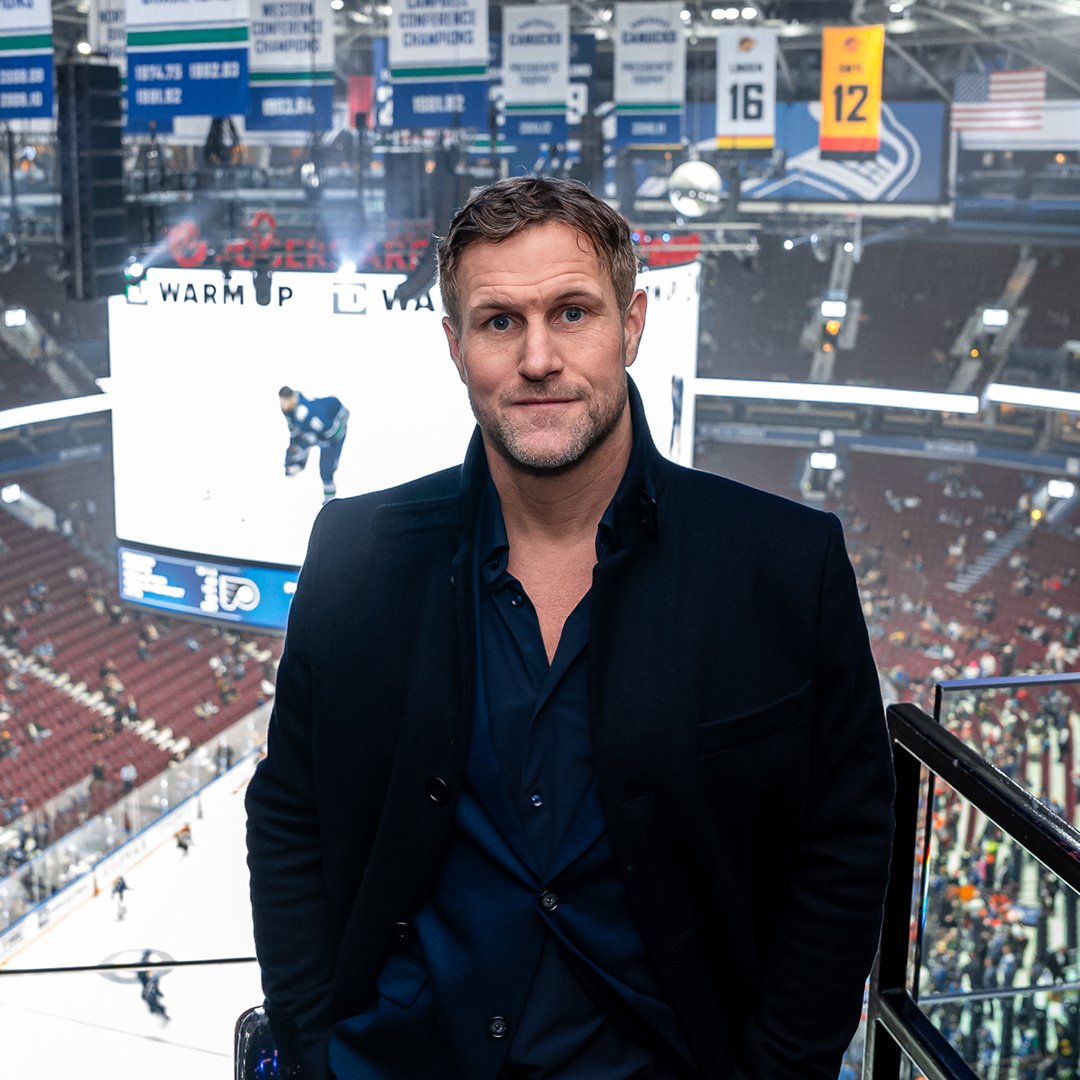Canucks's tweet photo. Welcome back, Markus Näslund! 👋 https://t.co/SIs8zzvCUI