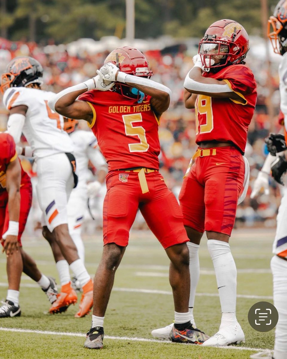 AlWoodard2024's tweet photo. I am truly blessed to say I have committed to Tuskegee University @SkegeeFootball! Go tigers 🐅 #AGTG🙏 @CSmithQBs  @PRIMEDEVELOP251 @DaphneFBTrojans  @GCMSportsAL @BenThomasPreps https://t.co/vDKO0xSIet