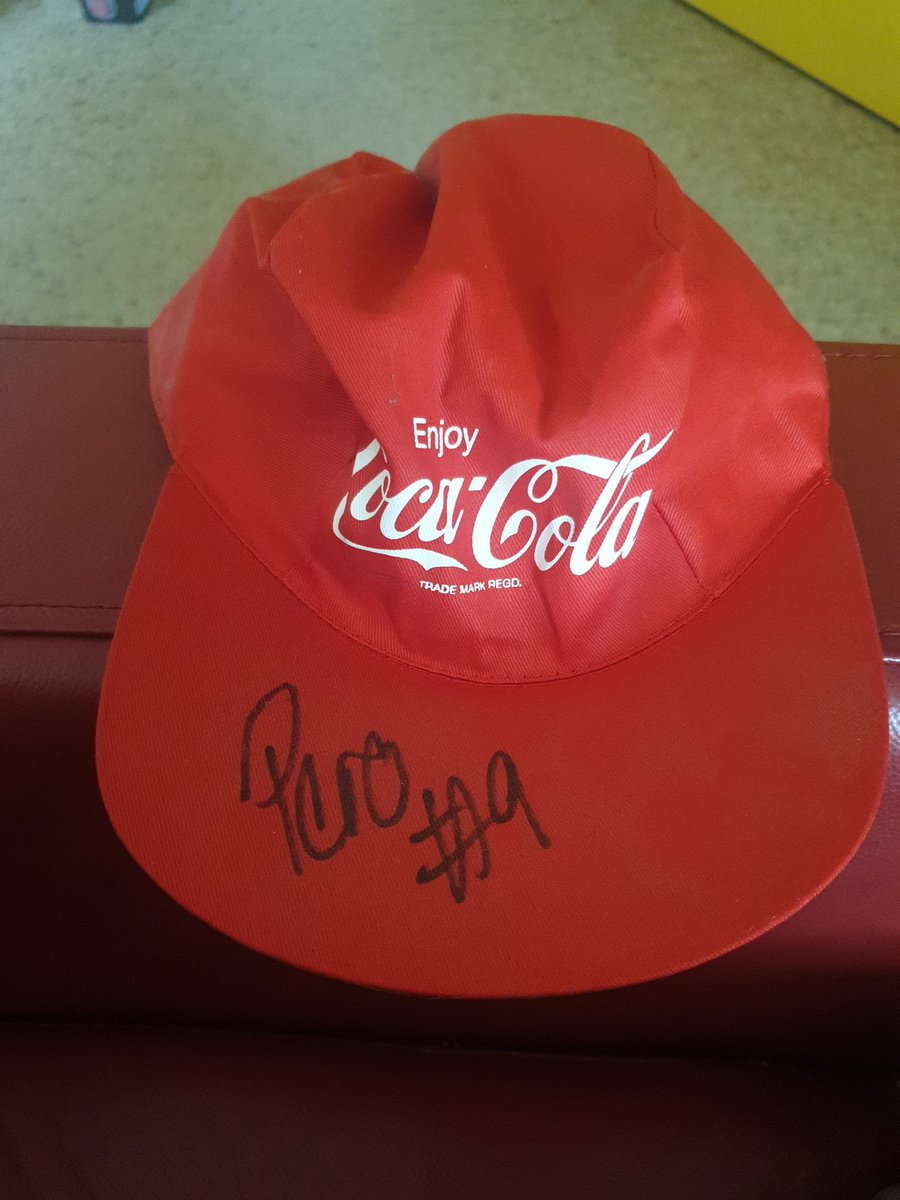 Fraxalicious's tweet photo. Does anyone know who signed this? https://t.co/8EX7nbC1OB
