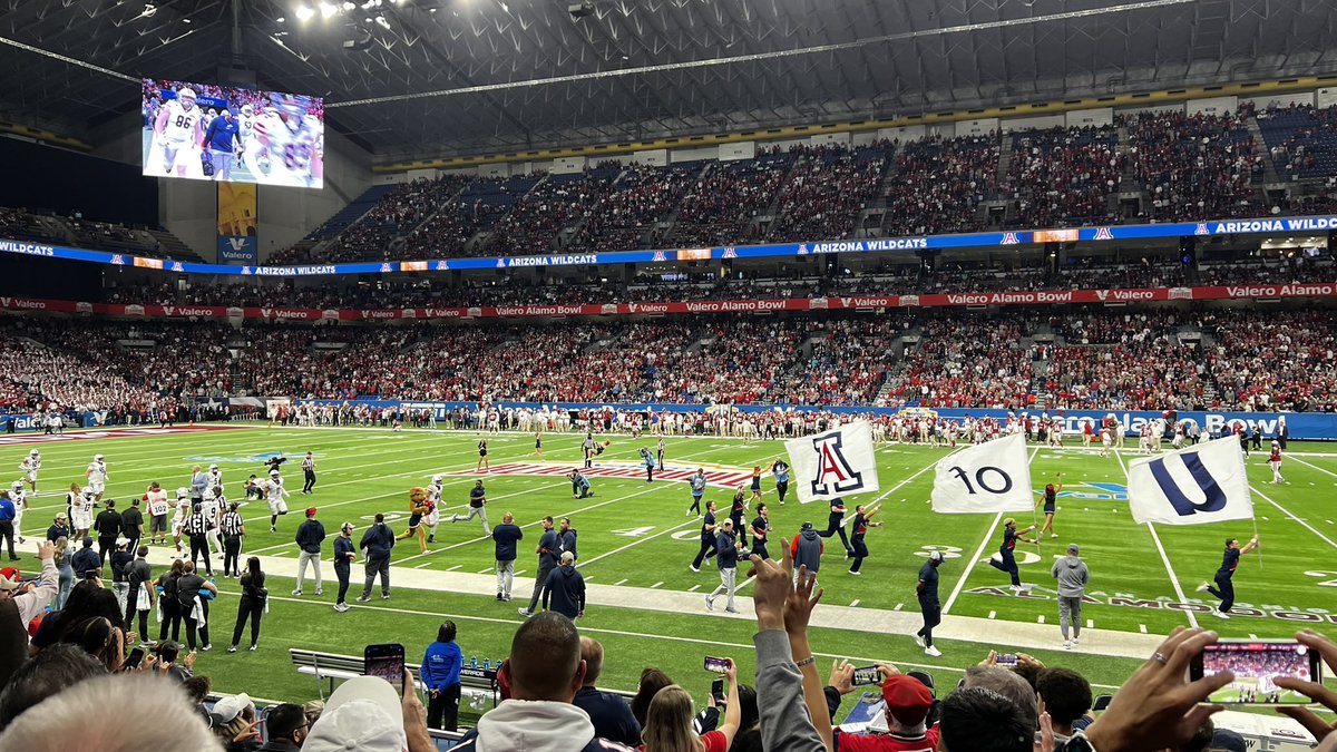 MissingSonics's tweet photo. There’s a Coug fan at the Alamo Bowl supporting his friend’s team wearing a Cougs shirt and telling Arizona fans he’s just here to collect the Bowl Game check on behalf of the PAC-2. #GoCougs #BackThePac2 https://t.co/kFBEiab0Vk