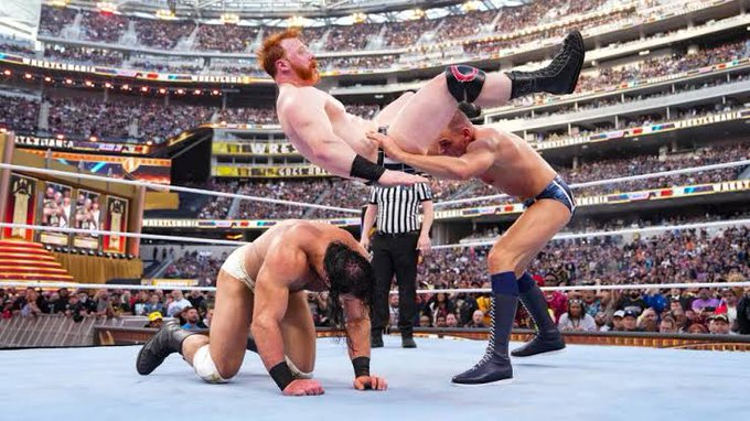 RoudeAndra's tweet photo. Kindly provide an image from your most favored wrestling event of 2023. #WWEHouston #wwe https://t.co/prIe2RY8Xf