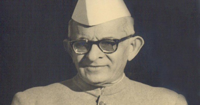 SadaaShree's tweet photo. K.M. Munshi, freedom fighter, founder of Bharatiya Vidya Bhavan, as well as the Vishwa Hindu Parishad. A lawyer by profession, he was also one of the foremost writers in Gujarati. And presided over the surrender of the Nizam post Operation Polo.

Thread. https://t.co/kQIfphN3XM