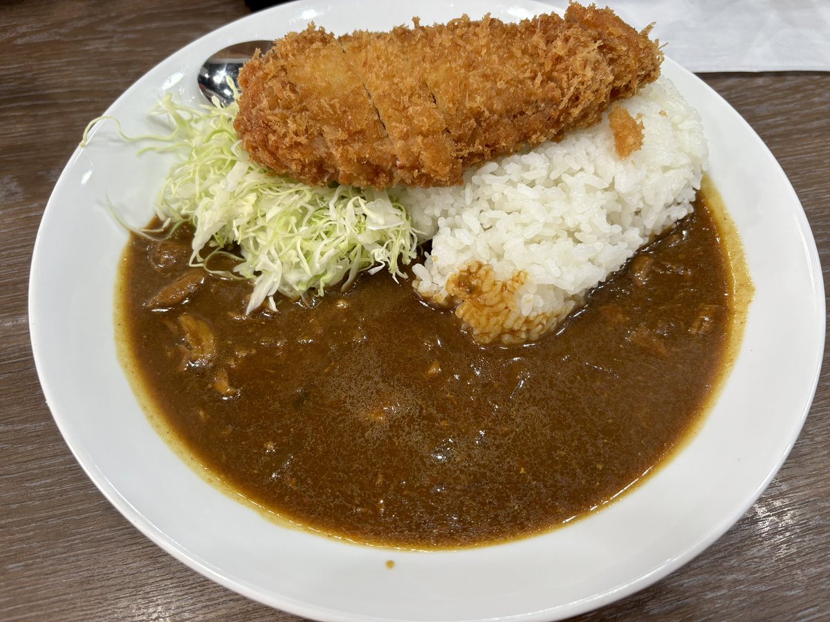 GamefiLife's tweet photo. いっぺこっぺ市ヶ谷のカツカレー。うまし。

本当は上カツカレーが1番人気だけど、ランチで1800円は無理です！ https://t.co/nfV3YUo5v0
