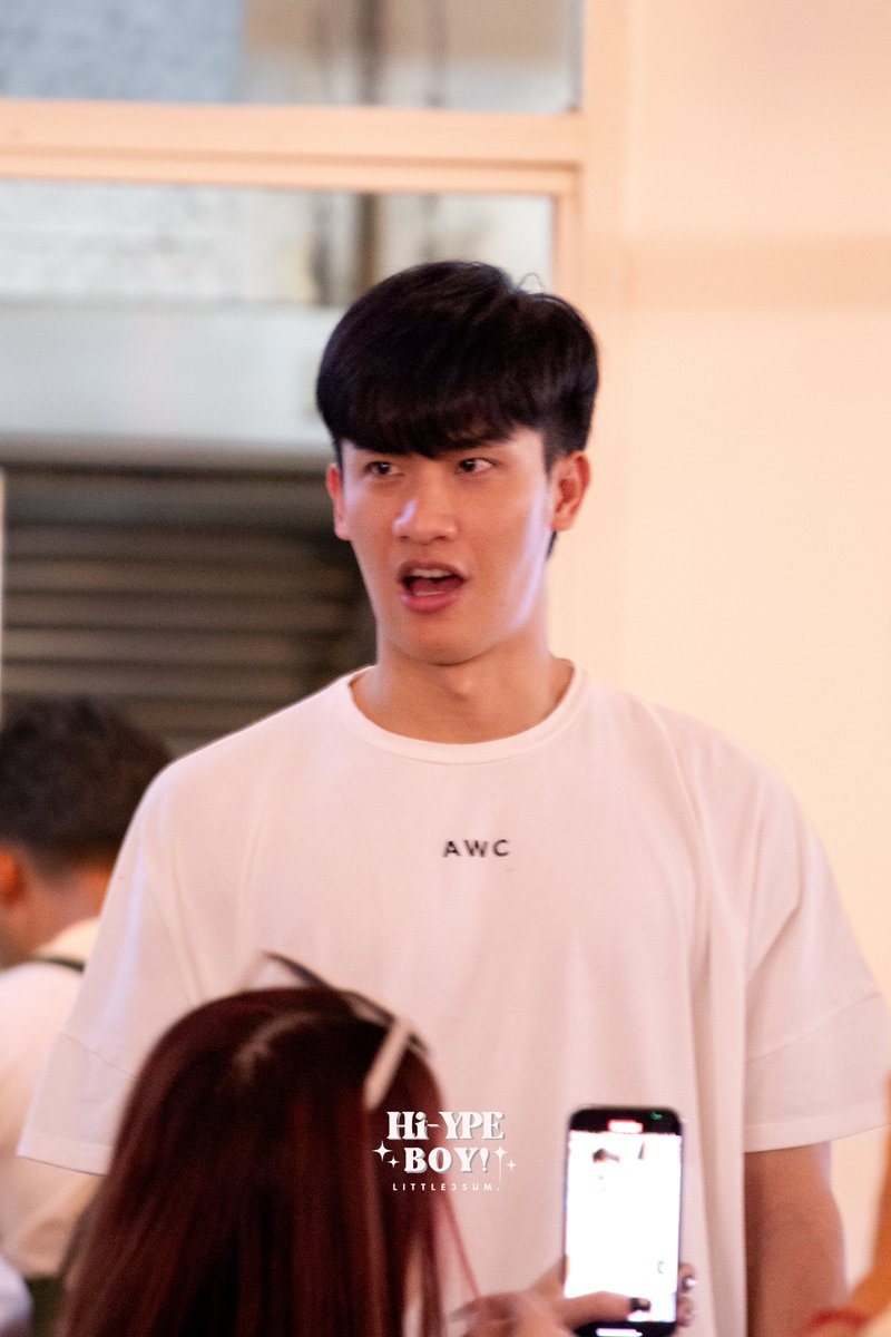 little3sum's tweet photo. tmi : When I came by motorbike, the lens cap fell off the bag. What should I do? I don’t have the lens cap anymore.555555555 @Tawan_V But it’s okนะ the lens cap is not as important as you555555💙
🦋゜
#Tawan_V #sotay https://t.co/bXO5C5pjdT
