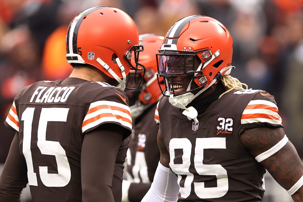 MoreForYou_CLE's tweet photo. Despite having 4 QBs play … despite losing 3 offensive tackles…despite losing Nick Chubb…despite losing multiple players on defense….

YOUR CLEVELAND #BROWNS ARE A RESILIENT 11-5 HEADED BACK TO THE PLAYOFFS🔥🔥 https://t.co/jfgpP41P9w