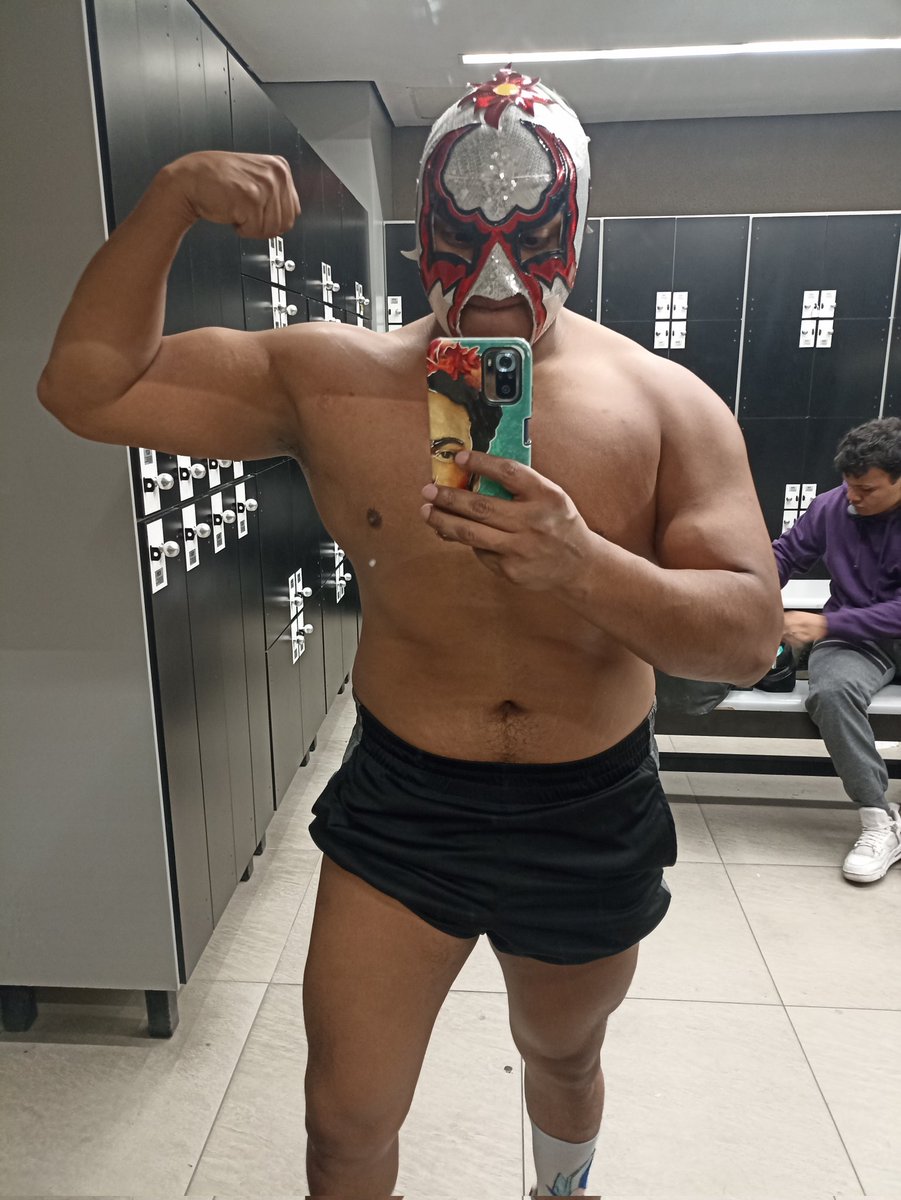 Elmachotemacho's tweet photo. Terminando de entrenar y sin frío
#muymachos #machos #confederaciondemachos #prowrestling #luchalibre #elmachote #elverdaderoaventurero #sexyboy #morenodefuego #cdmx https://t.co/nbJuAuIgUG