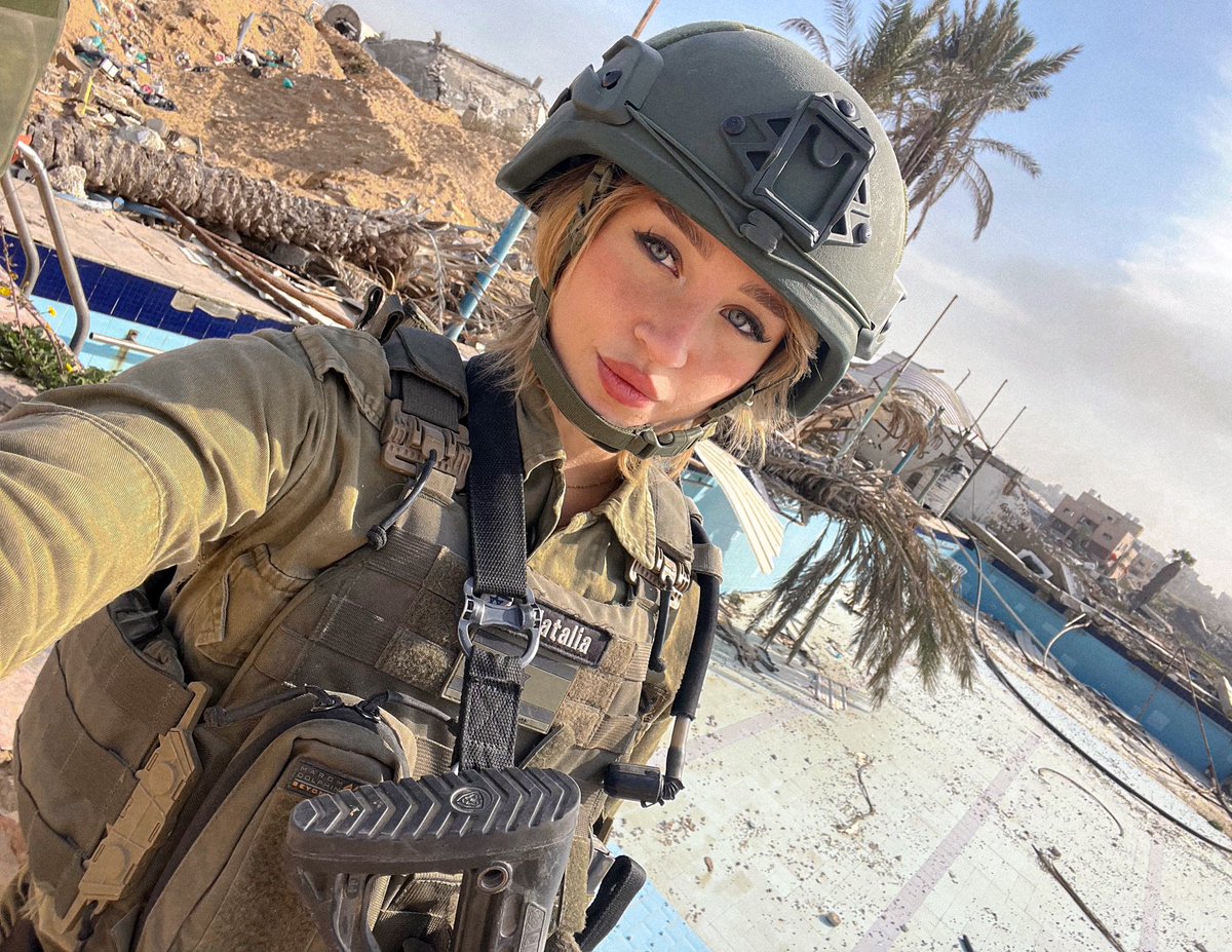Gun Waifu tweet media