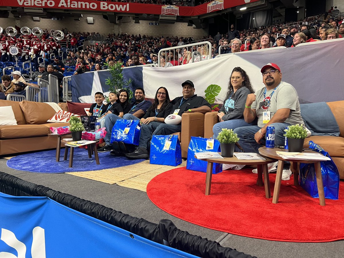 Valero Alamo Bowl tweet media